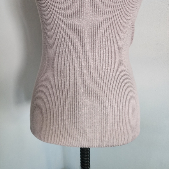 Express Ribbed Mock Turtleneck with Front Keyhole Design NWT - Picture 4 of 8